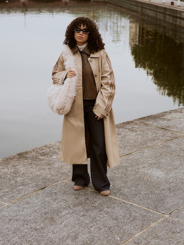 Sporty Trench Look