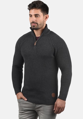 !Solid Sweater 'Xenox' in Grey: front