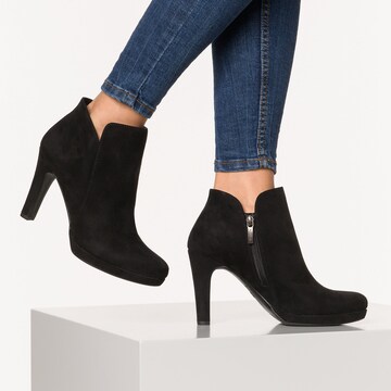 Tamaris Ankle Boots in Black: front