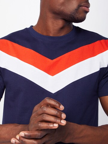 Urban Classics Regularny krój Koszulka 'Arrow' w kolorze niebieski