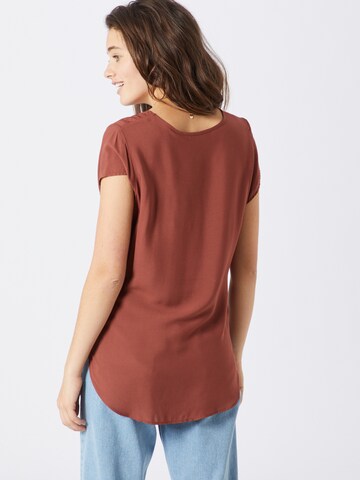 VERO MODA Tričko 'Boca' – hnědá