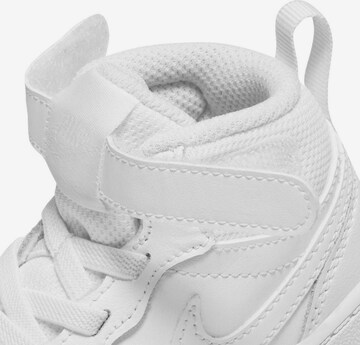 Baskets 'Court Borough Mid' Nike Sportswear en blanc