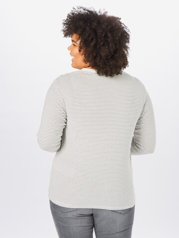 Maglietta 'Baby Tee' di Levi's® Plus in grigio