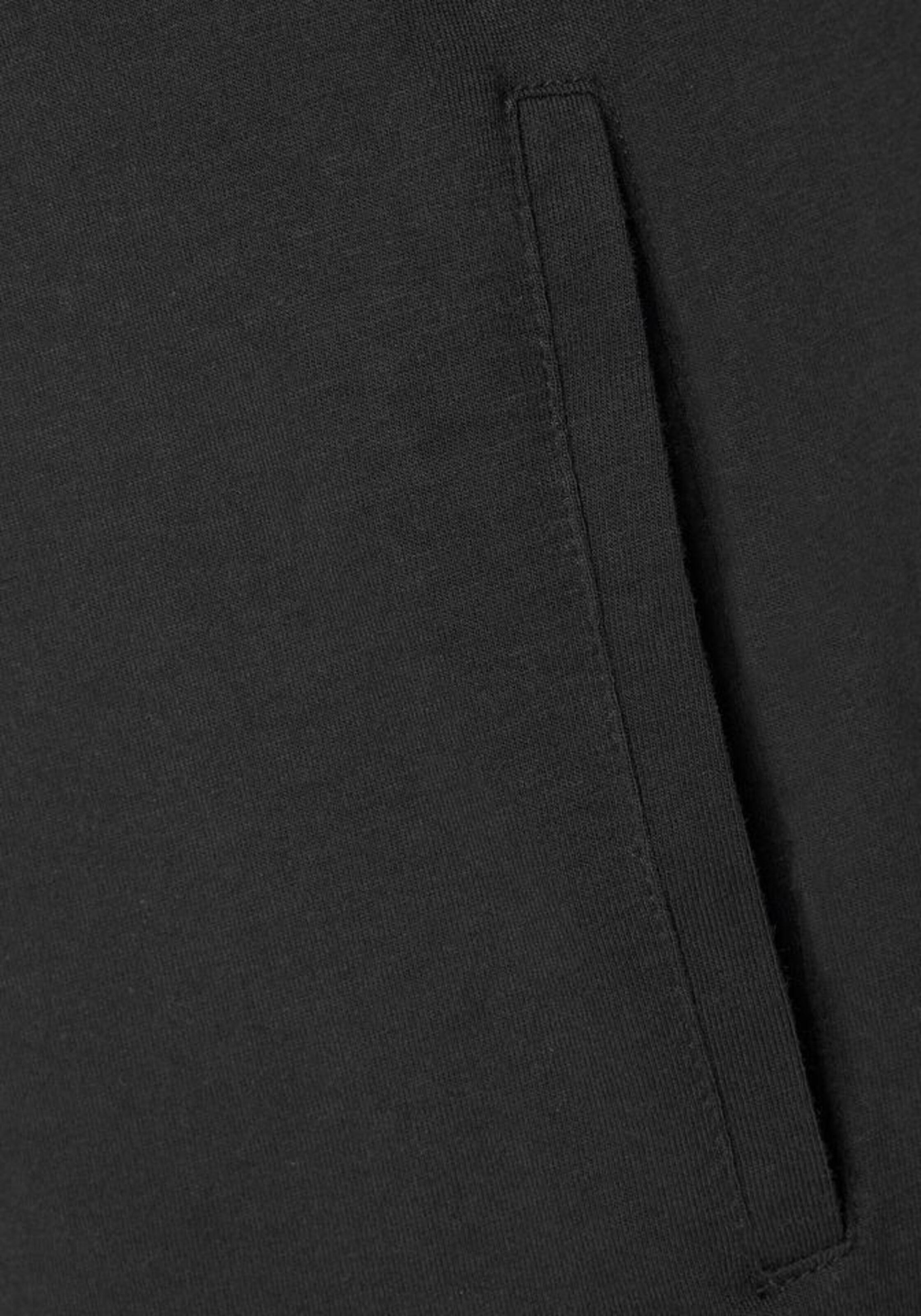 LASCANA Nightgown in Black