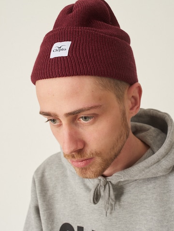 Cleptomanicx Beanie in Red: front