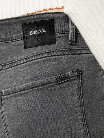 BRAX גזרת סלים ג'ינס 'Shakira' באפור