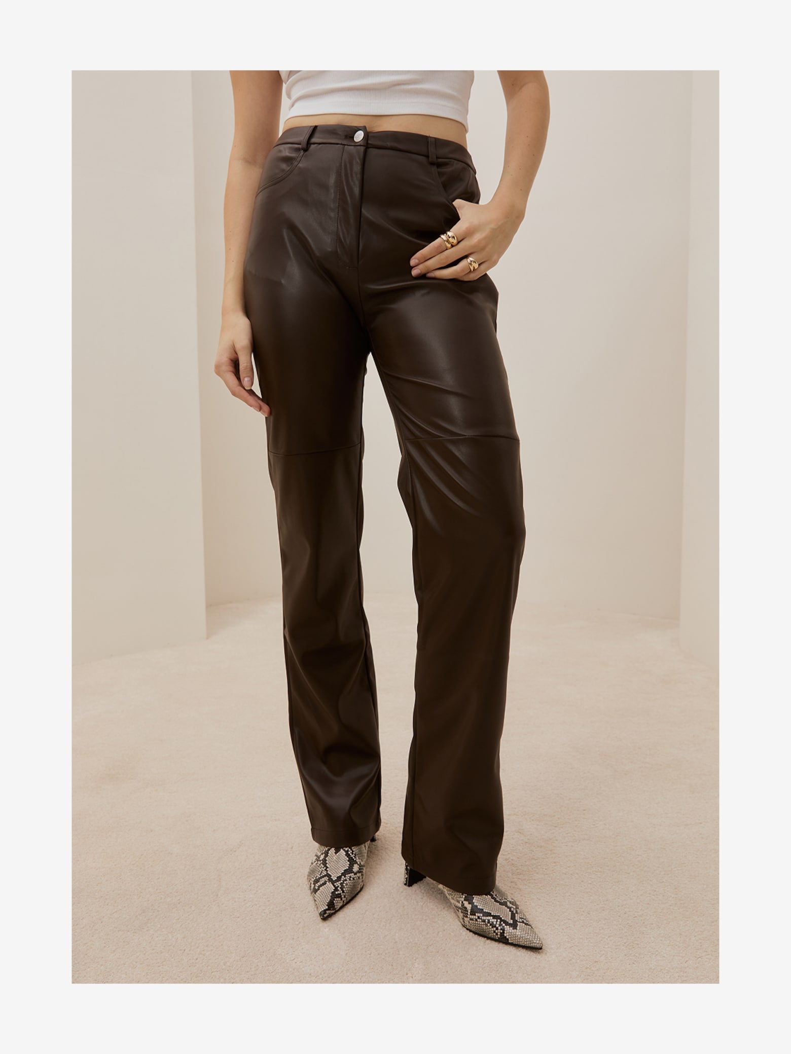 Amelia B. - Monochromatic Brown Look