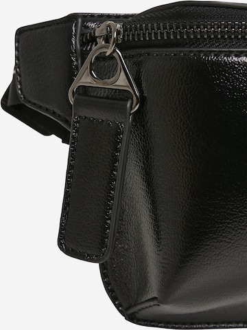 Urban Classics Fanny Pack in Black: top