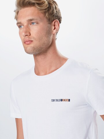 Coupe regular T-Shirt TOM TAILOR DENIM en blanc