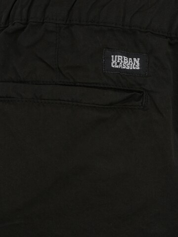 Urban Classics Regular Shorts in Schwarz