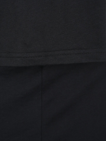 UNDER ARMOUR Funkční tričko – černá