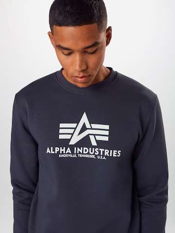 ALPHA INDUSTRIES Sweatshirt in Blauw