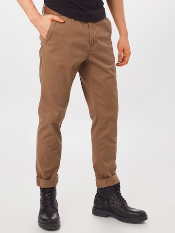 Coupe slim Pantalon chino TOM TAILOR DENIM en marron : devant