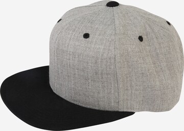 Casquette Flexfit en gris : devant