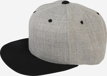 Flexfit Cap in Grey: front