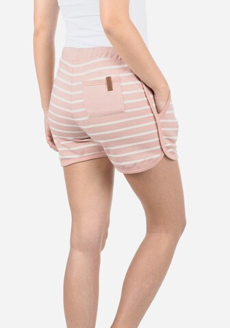 Blend She Regular Sweatshorts 'Kira' in Pink