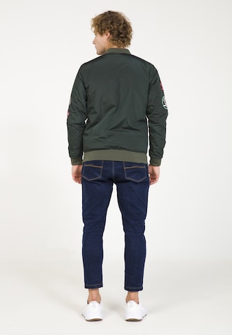 PLUS EIGHTEEN Between-Season Jacket in Green