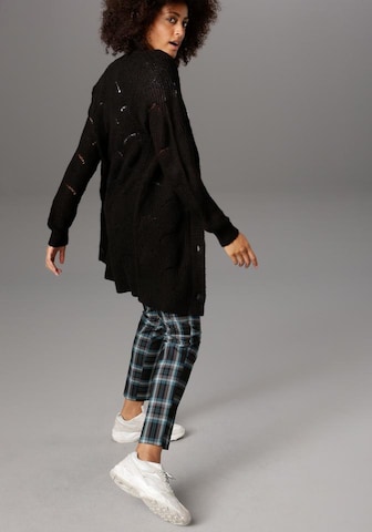 Aniston SELECTED Strickjacke in Schwarz