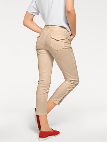 heine Normalny krój Spodnie w kolorze beżowy: tył