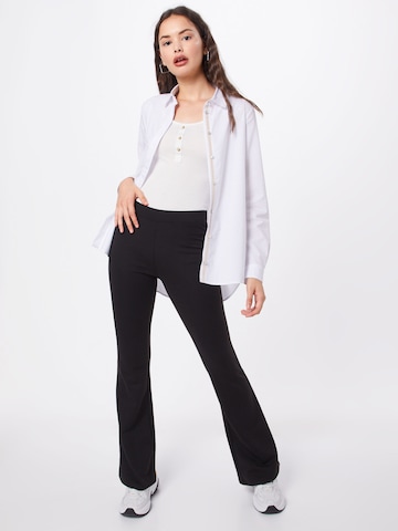 ONLY Rozšírený strih Nohavice 'ONLFEVER FLAIRED PANTS JRS' - Čierna