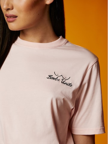 Coupe regular T-shirt 'Alex' ABOUT YOU x Riccardo Simonetti en rose