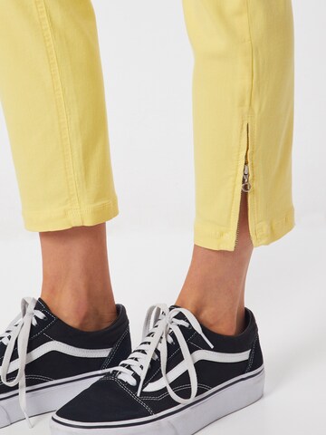 Slimfit Jeans 'Dream Chic' di MAC in giallo