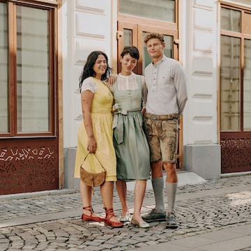 All eyes on your Dirndl