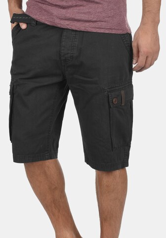 !Solid Regular Cargoshorts 'Valongo' in Schwarz: predná strana