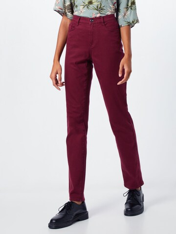 BRAX Regular Jeans 'Carola' in Rood: voorkant