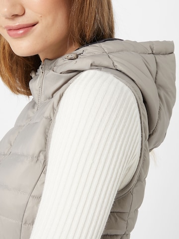 Gilet 'NEW TAHOE' di ONLY in grigio