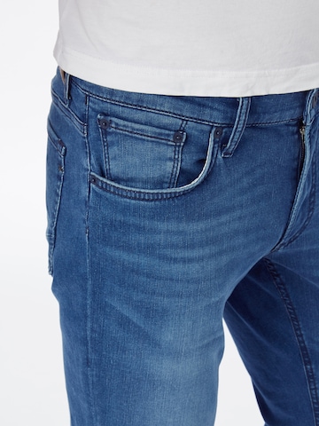 BRAX Regular Jeans 'Chuck' in Blau