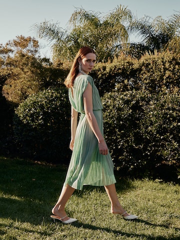 Chic Pastel Green Pleated Look by WE Fashion
