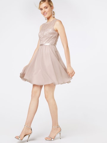 Robe de cocktail Laona en rose