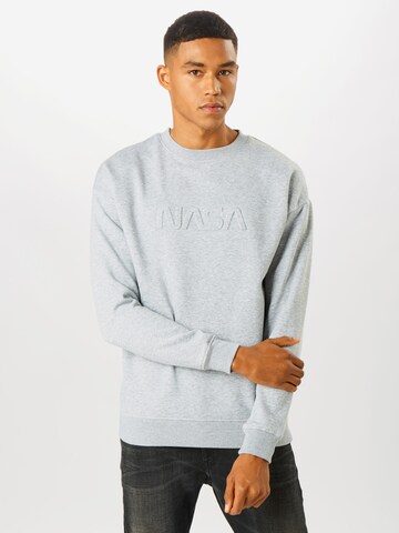 Mister Tee Sweatshirt 'Embossed NASA Worm' in Grey: front