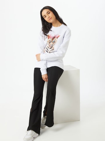 EINSTEIN & NEWTON Sweatshirt 'Baby Queen' in White