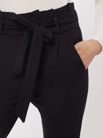 VERO MODA Pleat-Front Pants 'Eva' in Black