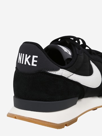 Baskets basses 'Internationalist' Nike Sportswear en noir