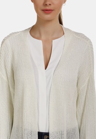 Cardigan Usha en blanc : devant