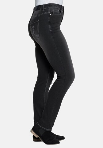 SHEEGO - Slimfit Jeggings en negro