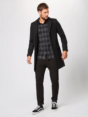 Coupe regular Manteau mi-saison Casual Friday en noir