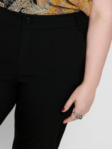 ONLY Carmakoma regular Παντελόνι 'CARRIDE' σε μαύρο: μπροστά