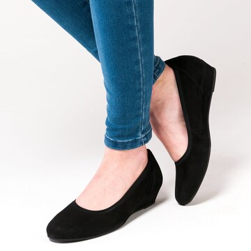 GABOR Pumps 'Kreta' in Black: front