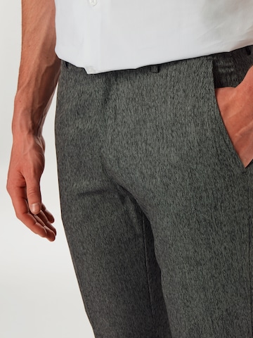 BURTON MENSWEAR LONDON - Slimfit Calças 'Charcoal' em cinzento