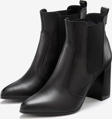 LASCANA - Botas chelsea em preto: frente