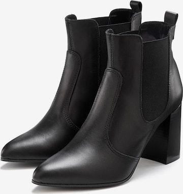 LASCANA Chelsea Boots in Black: front