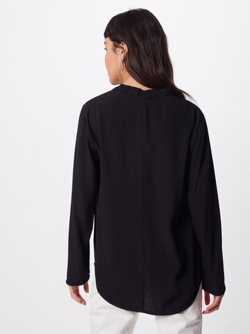 BRUUNS BAZAAR Blouse in Black: back