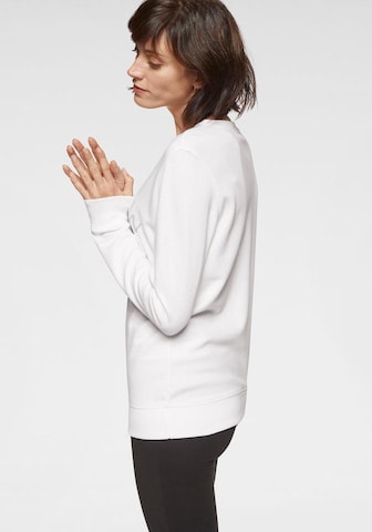 BENCH Μπλούζα φούτερ σε λευκό