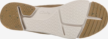 CLARKS Sneaker in Braun