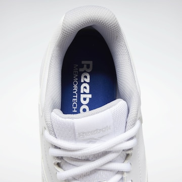 Sneaker bassa 'Walk Ultra 7 DMX Max' di Reebok in bianco