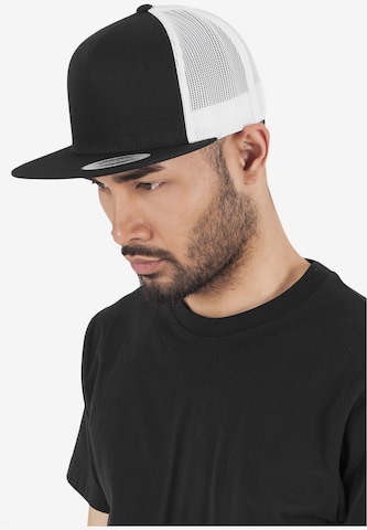 Casquette 'Classic' Flexfit en noir : devant